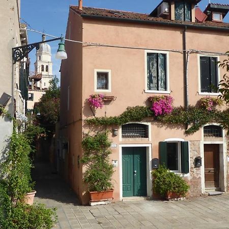 Apartmán Sestiere Dorsoduro, A Due Passi Da Zattere Benátky Exteriér fotografie