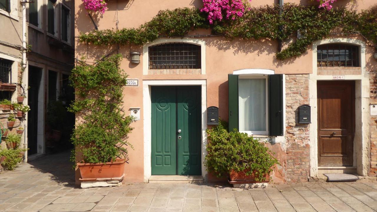 Apartmán Sestiere Dorsoduro, A Due Passi Da Zattere Benátky Exteriér fotografie